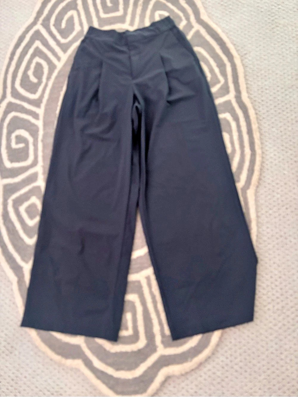 Athleta pinnacle high rise Wide Leg trouser. Size 2 Like New